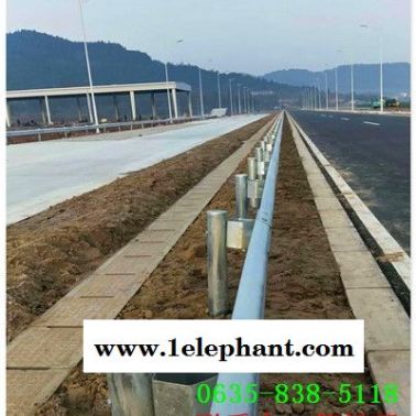 公路鍍鋅波形防撞護(hù)欄板雁塔區(qū)報(bào)價(jià)報(bào)價(jià)