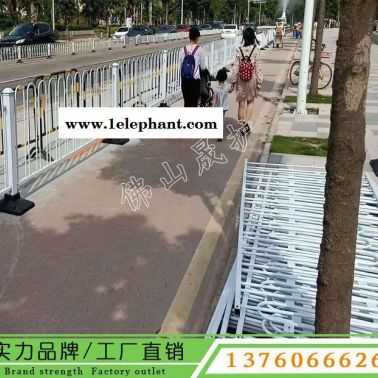 韶關(guān)道路提升改造工程 市政護(hù)欄安裝 白色京式欄桿