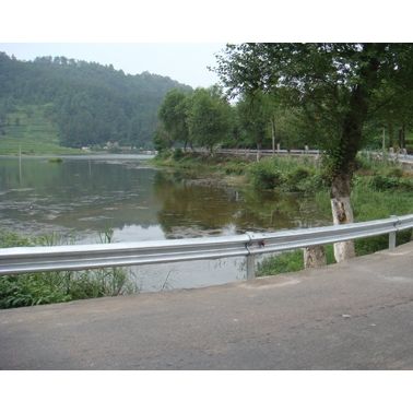 西藏日喀則公路波形梁護欄板廠家價格