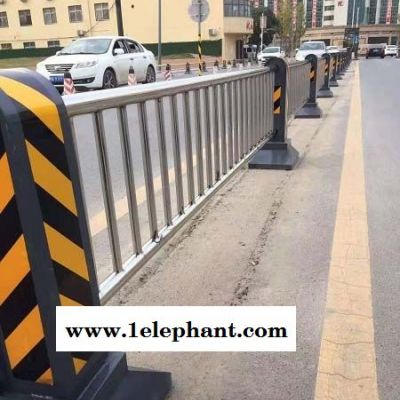 洛陽哪有賣道路護欄的，洛陽市政護欄廠家批發安裝