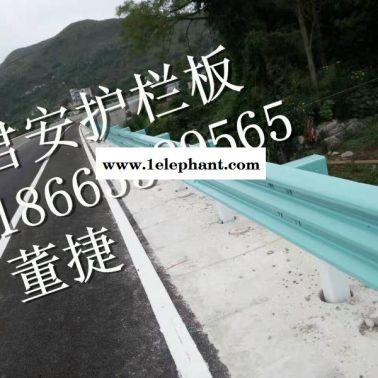 云南國標三波波形護欄板，熱鍍鋅銀白色護欄價格