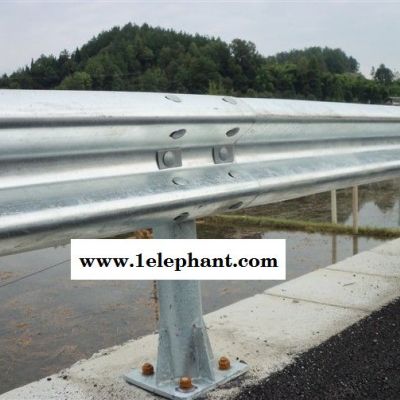 國標熱鍍鋅公路波形梁護欄板，專業廠家報價