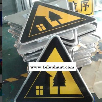 西安交通標志牌，西安道路指示牌，交通路牌立柱制作找陽光西安標牌廠