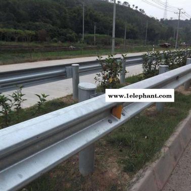 克拉瑪依吐魯番阿勒泰廠家供應(yīng)高速公路護欄板 纜索護欄 鍍鋅波形護欄板