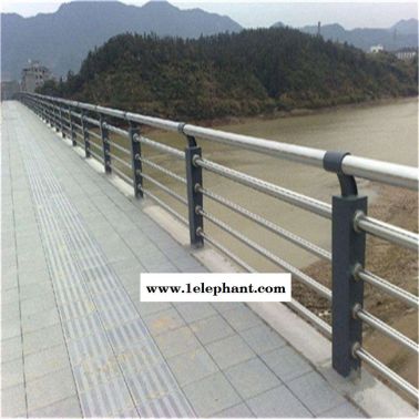 資訊:石嘴山防撞欄桿價格大型廠家