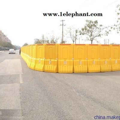 深圳賣水馬的廠家 龍崗區塑膠塑料水馬護欄施工隔離水馬護欄